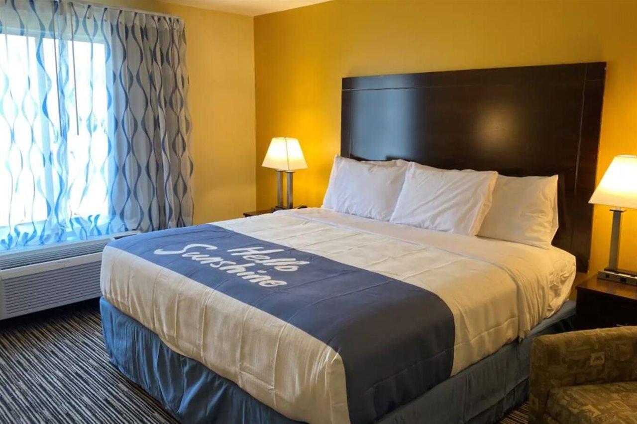 Days Inn By Wyndham Atlanta/Southlake/Morrow Bagian luar foto