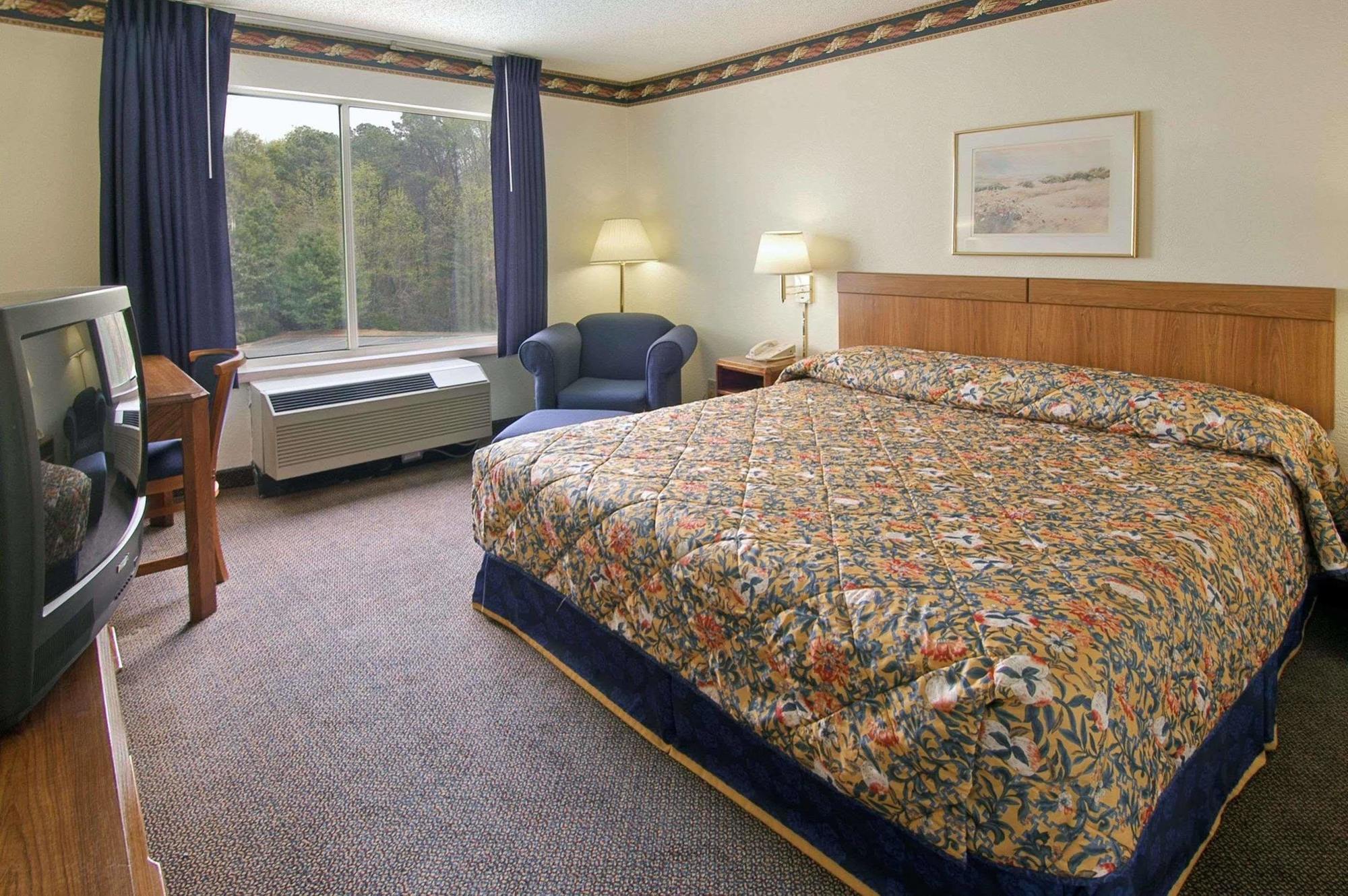Days Inn By Wyndham Atlanta/Southlake/Morrow Bagian luar foto
