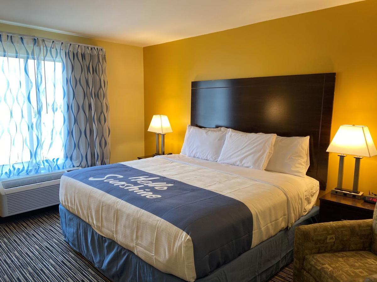 Days Inn By Wyndham Atlanta/Southlake/Morrow Bagian luar foto