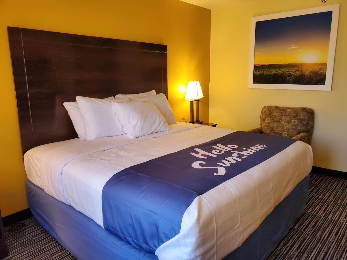 Days Inn By Wyndham Atlanta/Southlake/Morrow Bagian luar foto