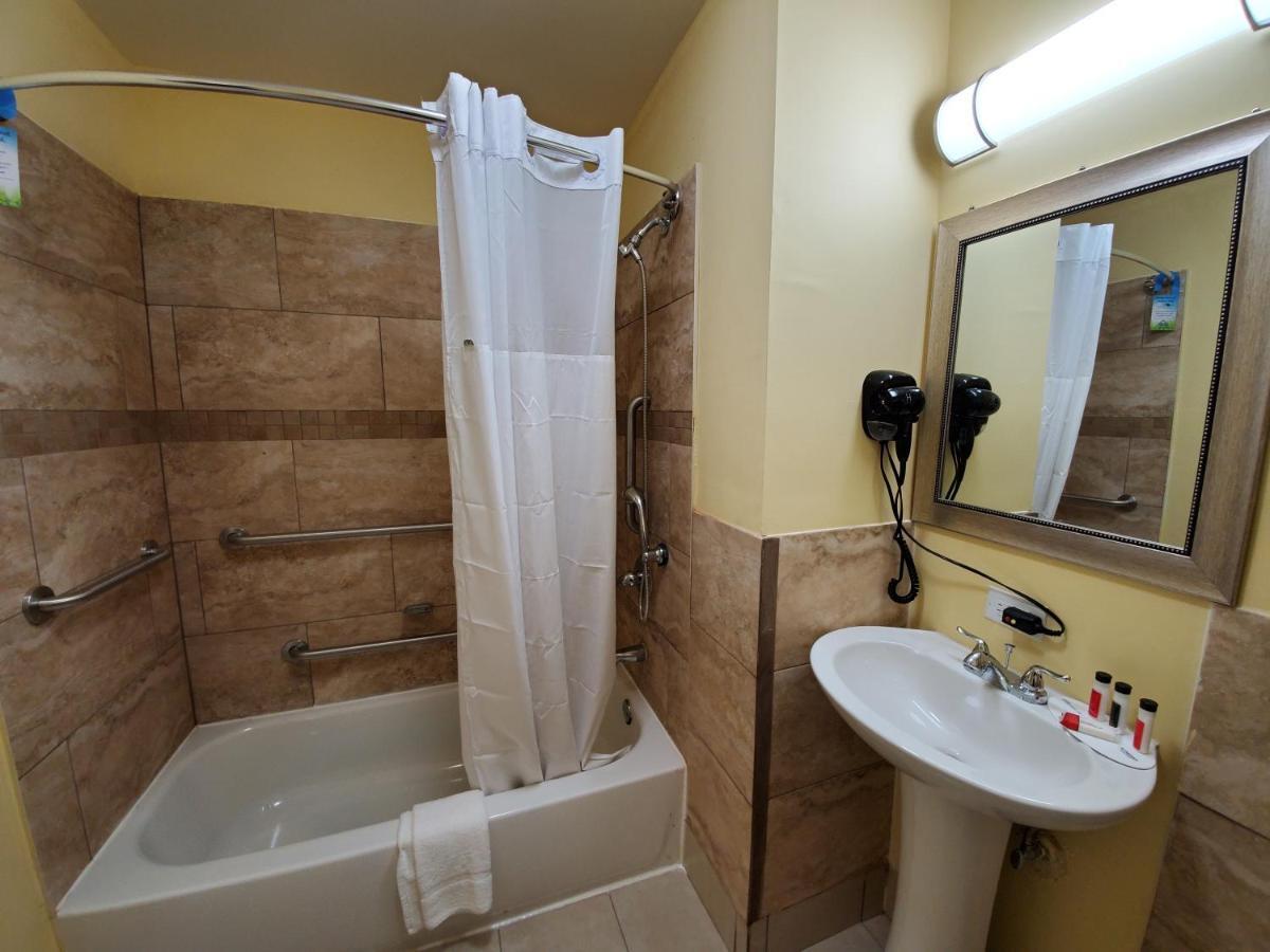 Days Inn By Wyndham Atlanta/Southlake/Morrow Bagian luar foto